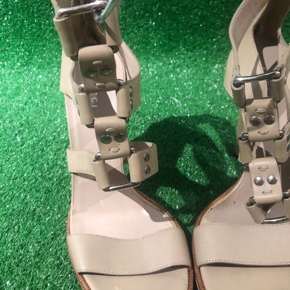 Gucci gladiator sandals size 39, no box. Pre owned - Picture 5 of 8